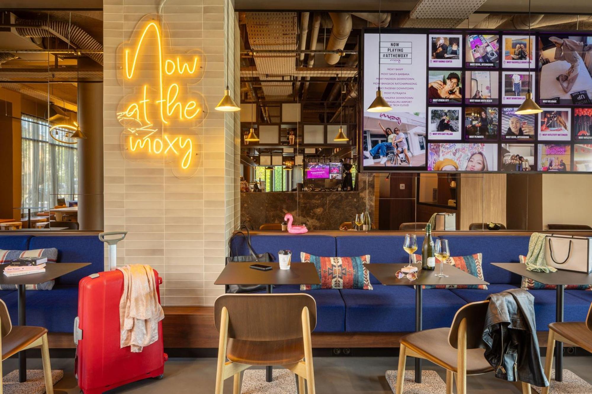 Moxy Paris 克拉马 外观 照片