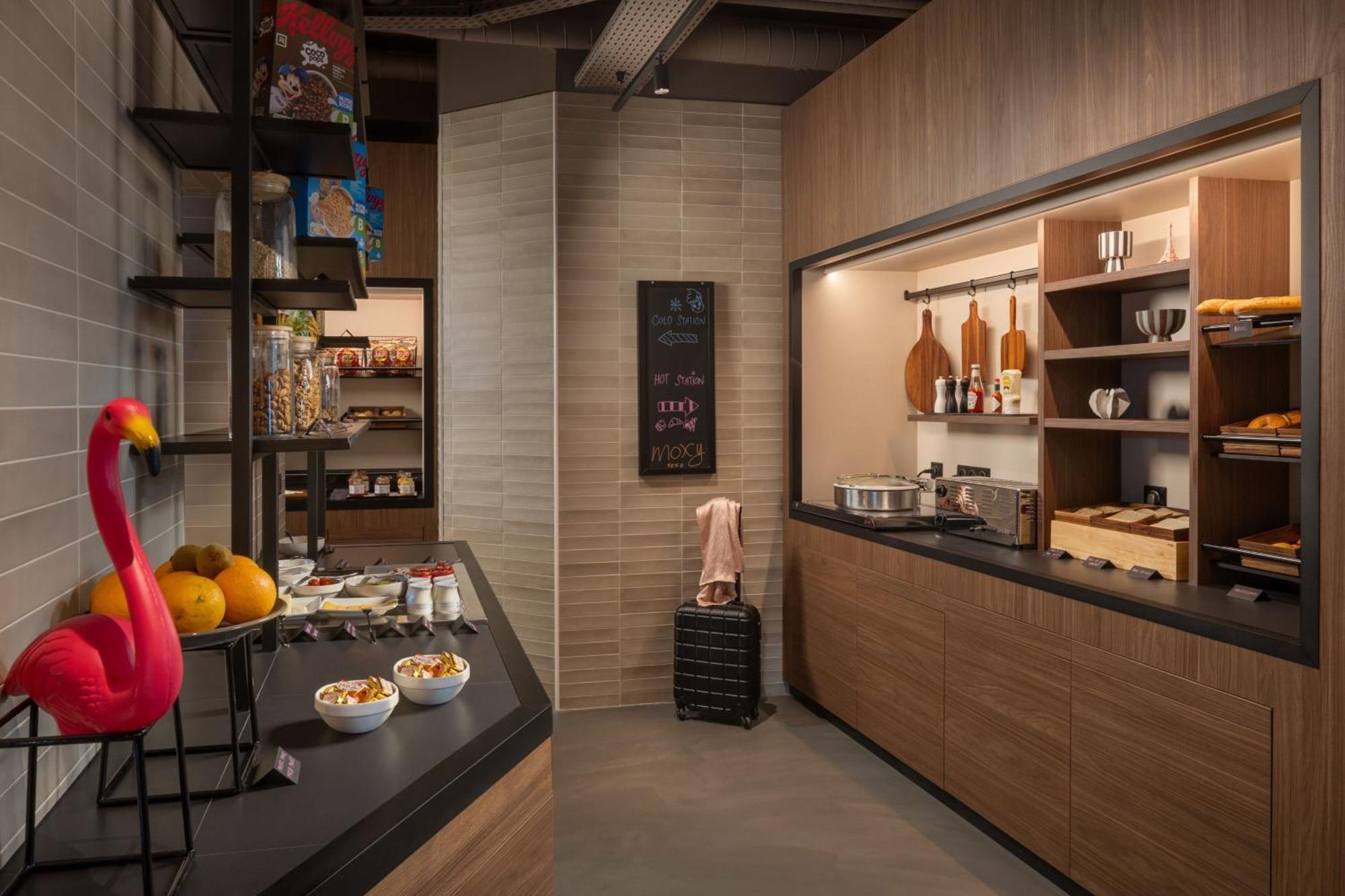 Moxy Paris 克拉马 外观 照片