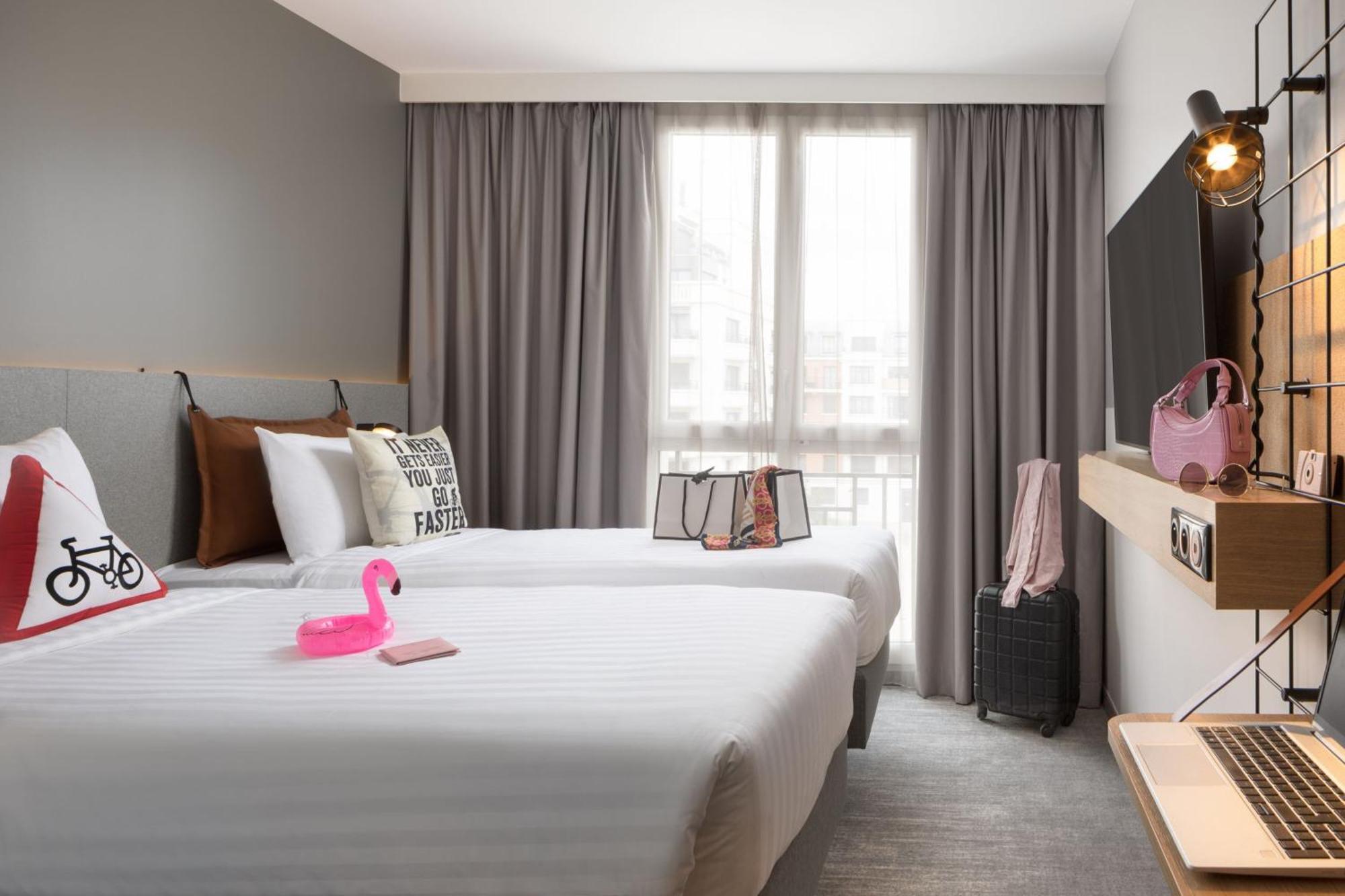 Moxy Paris 克拉马 外观 照片