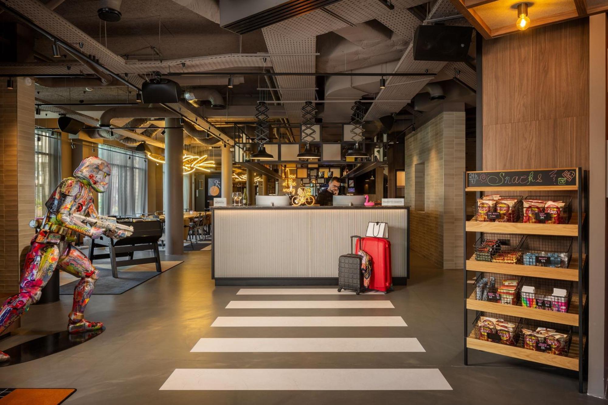 Moxy Paris 克拉马 外观 照片