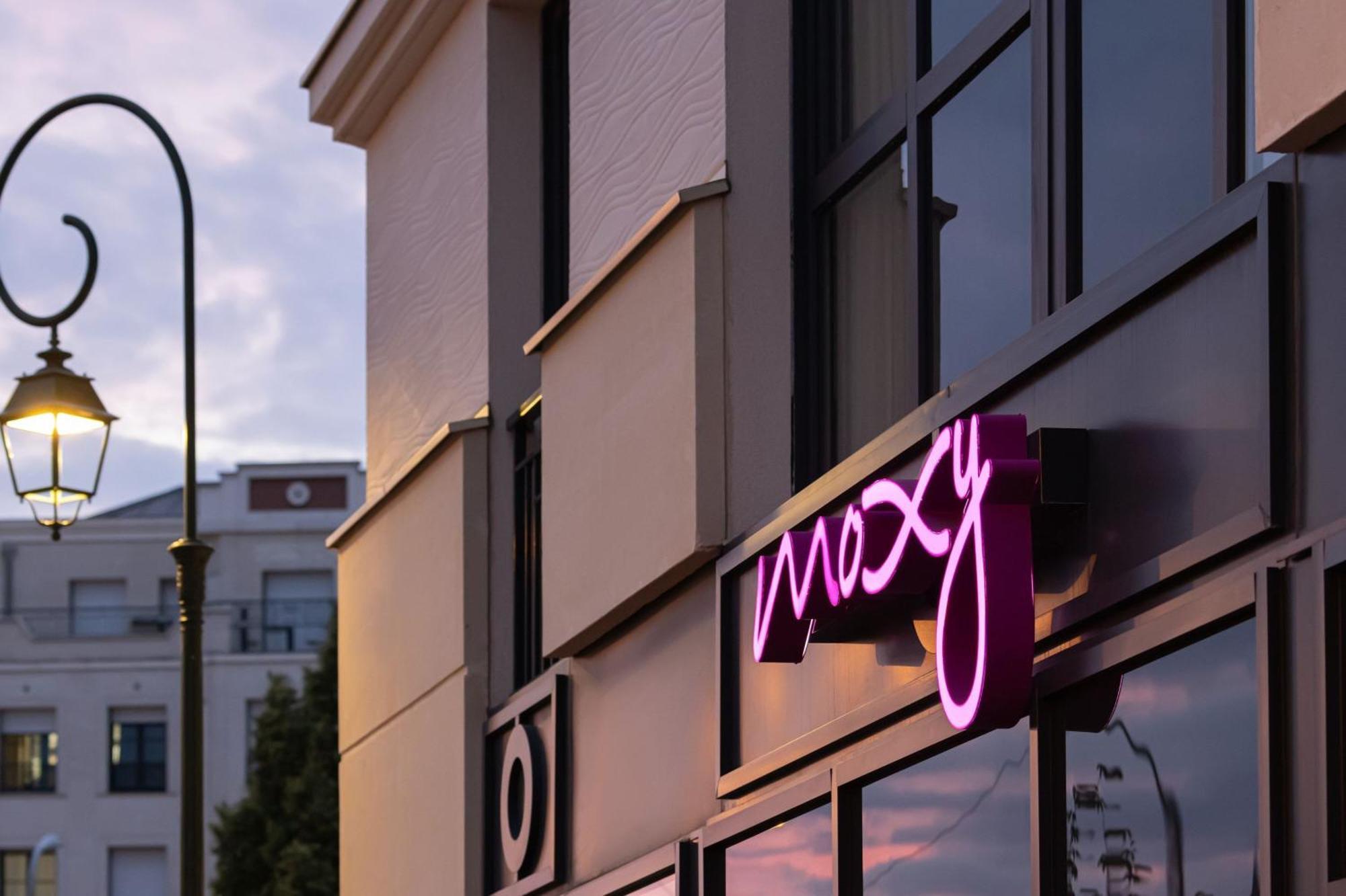 Moxy Paris 克拉马 外观 照片