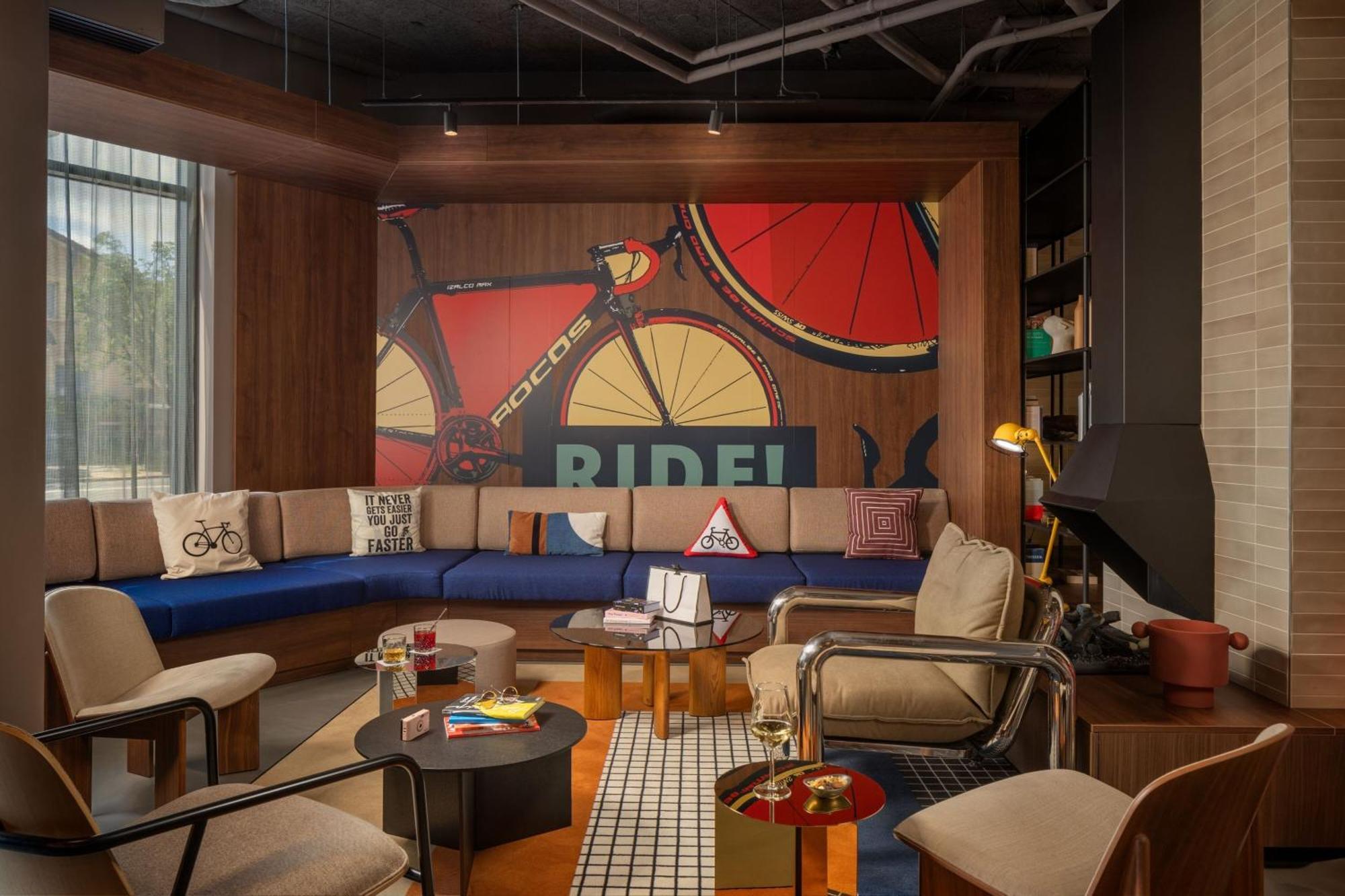 Moxy Paris 克拉马 外观 照片
