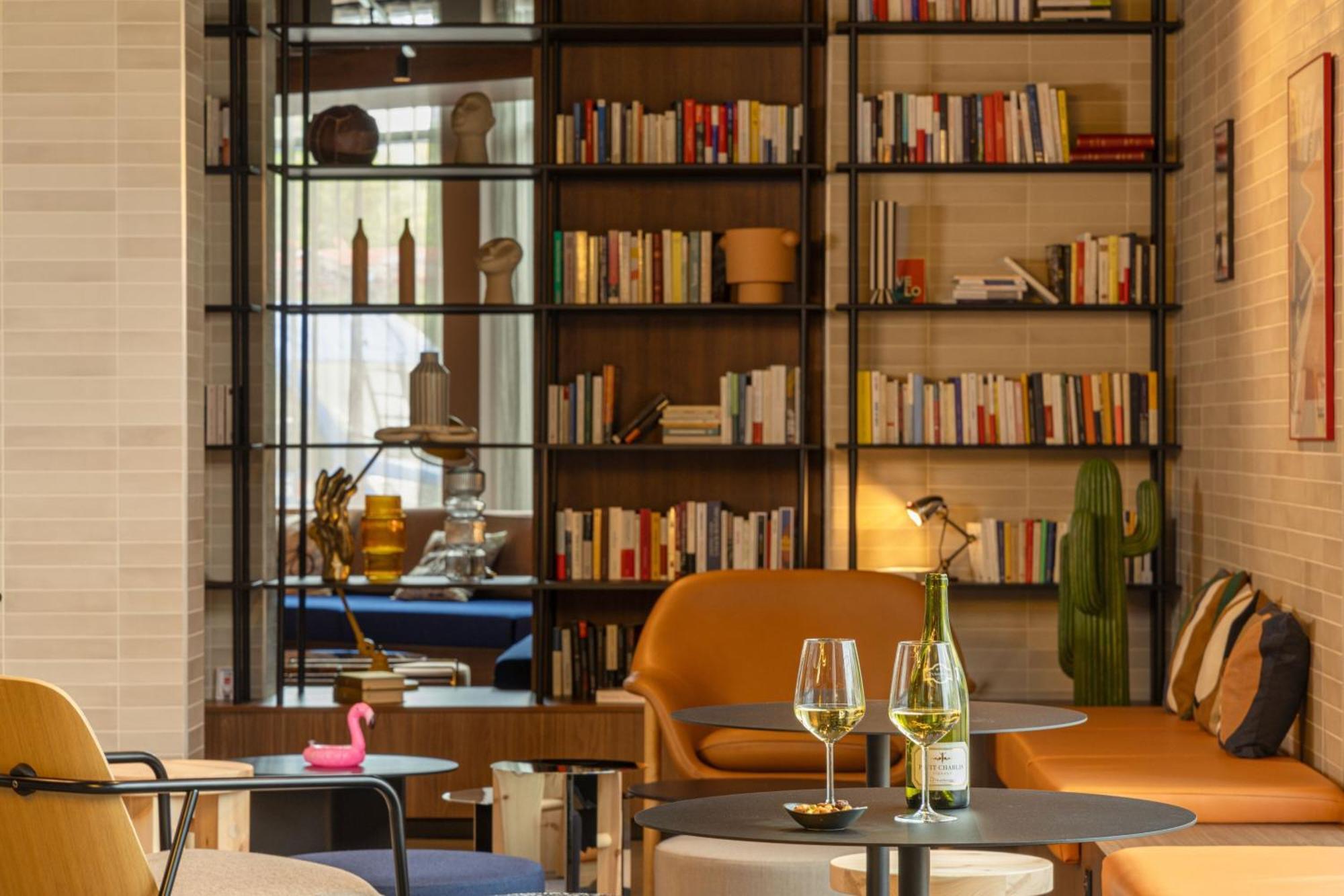 Moxy Paris 克拉马 外观 照片