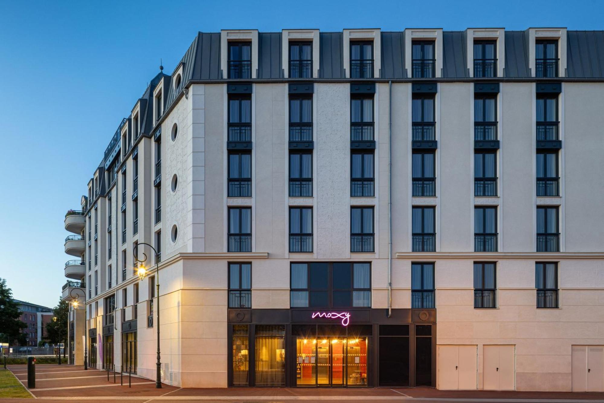 Moxy Paris 克拉马 外观 照片