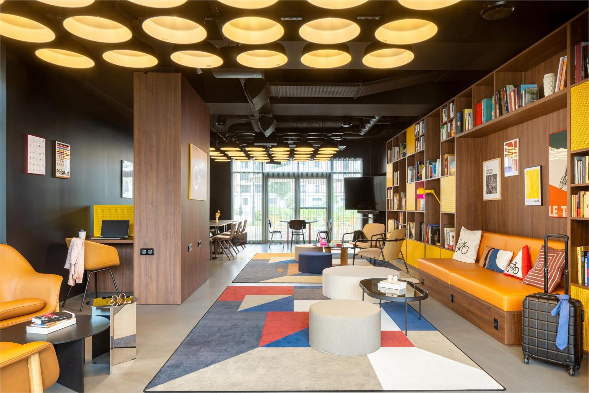 Moxy Paris 克拉马 外观 照片