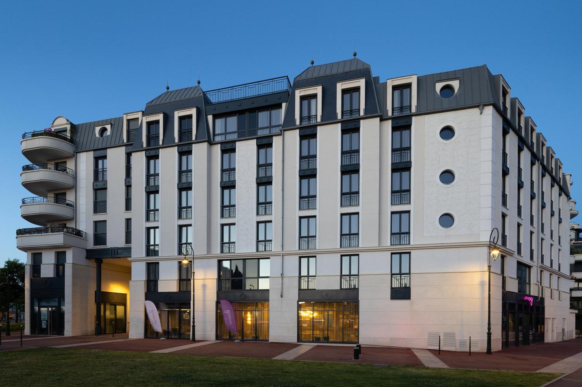 Moxy Paris 克拉马 外观 照片