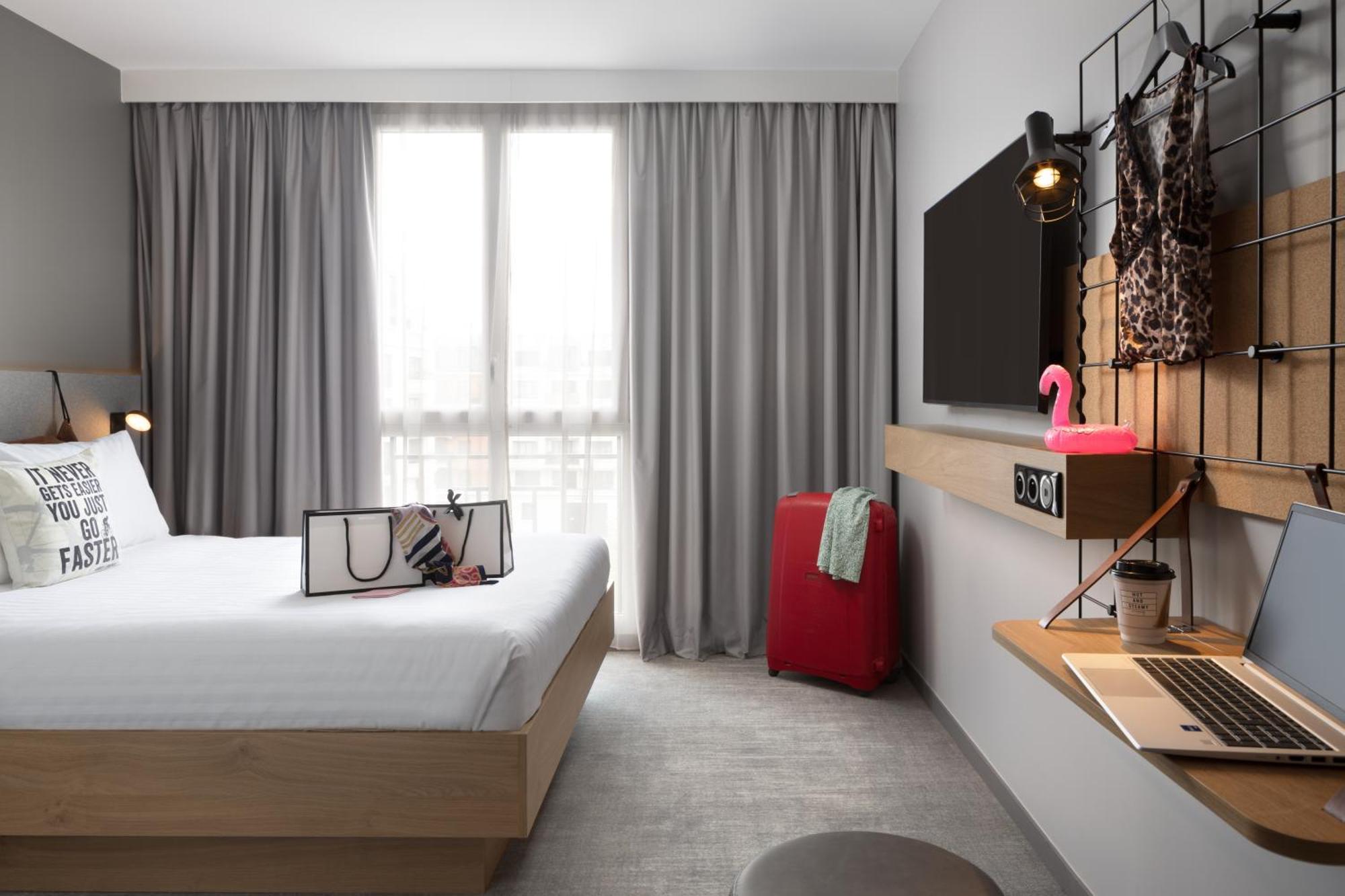 Moxy Paris 克拉马 外观 照片