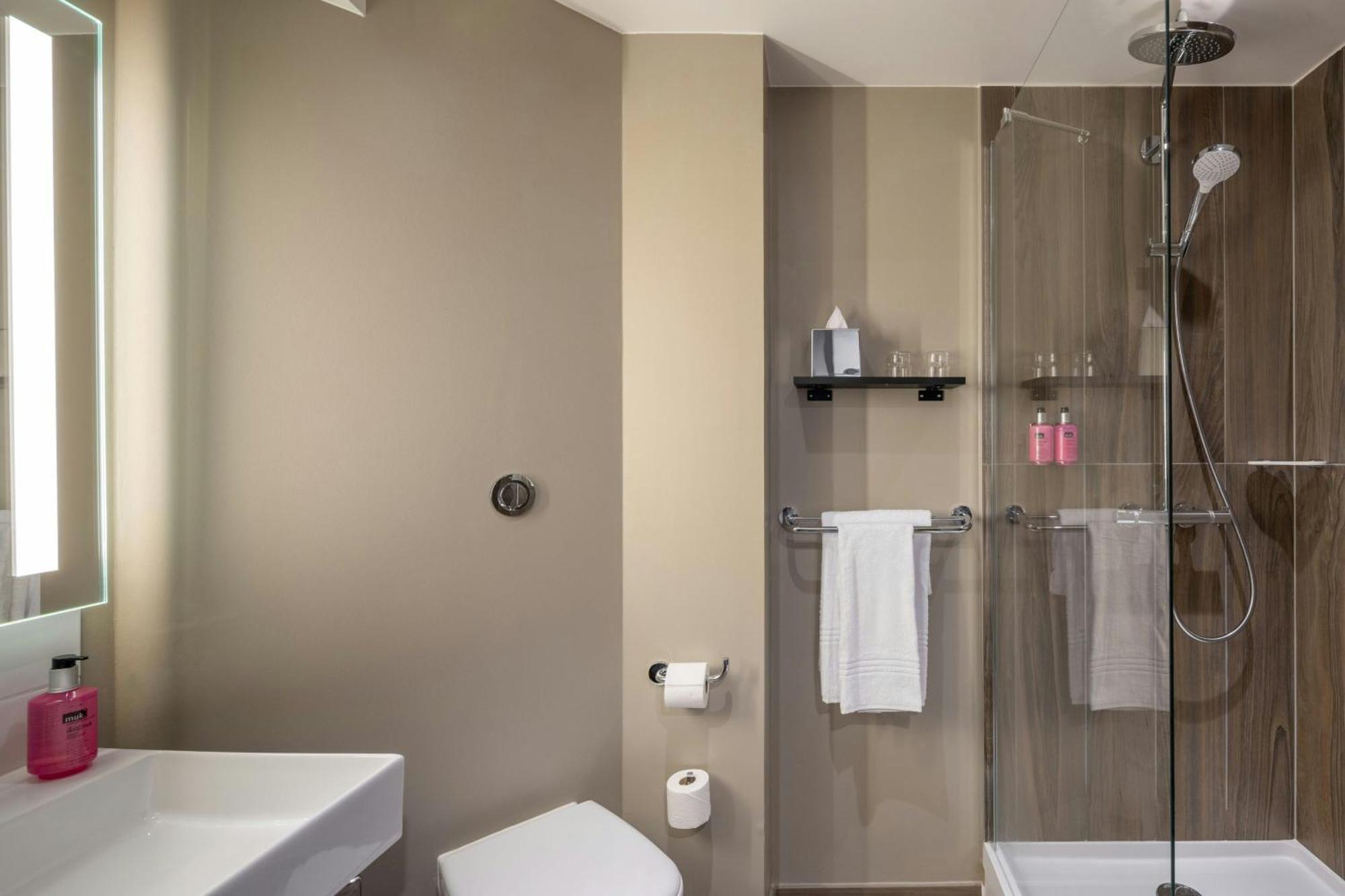 Moxy Paris 克拉马 外观 照片